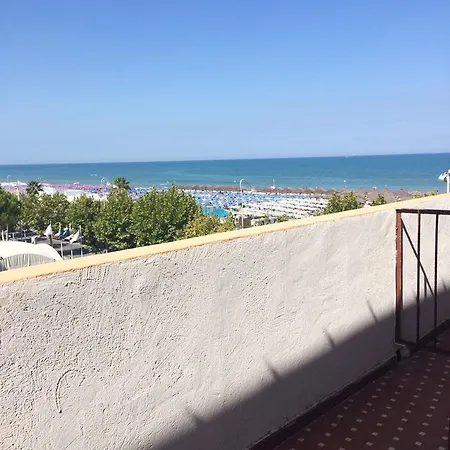 Palace 2* ג'וליאנובה