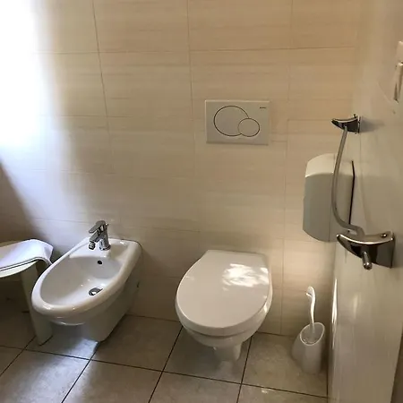 מלון Palace ג'וליאנובה